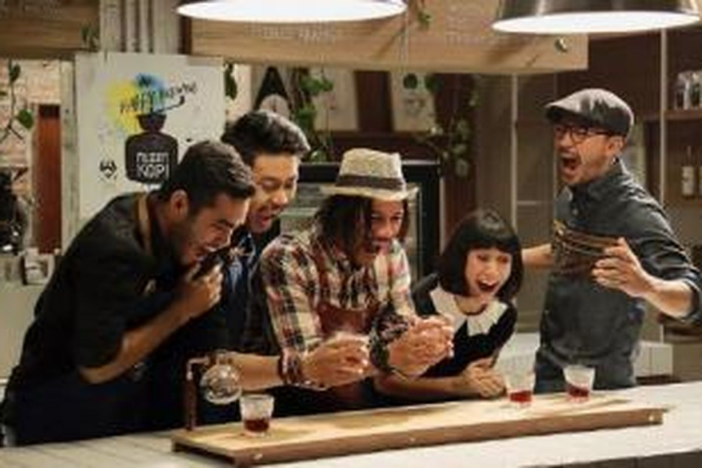 Franchise Filosofi Kopi, Investasi Kedai Kopi, Waralaba Kopi Modern, Peluang Bisnis Cafe, Daily Biz
